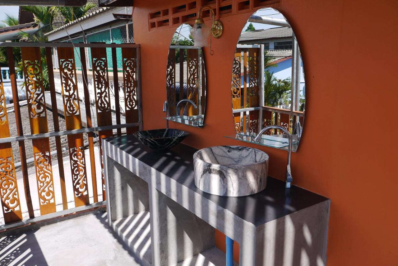 Punnpannsuk Hostel Trat Ngoại thất bức ảnh