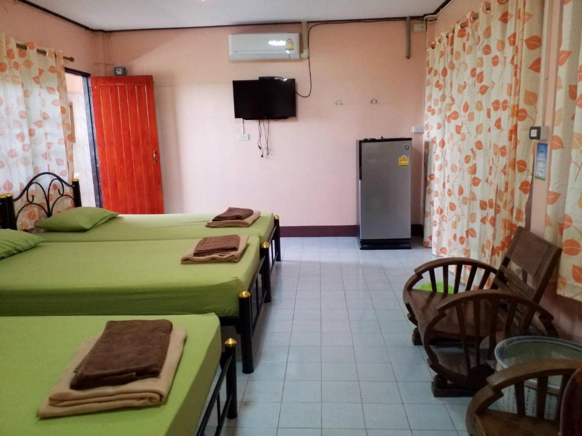 Punnpannsuk Hostel Trat Ngoại thất bức ảnh